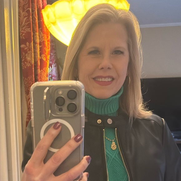 Meet your Posher, Tammy - Picture 2 of 2